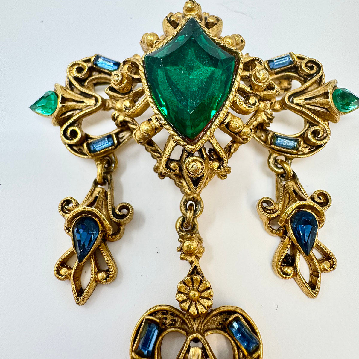 Florenza Vintage Emerald Green Victorian Brooch Pin with Dangles