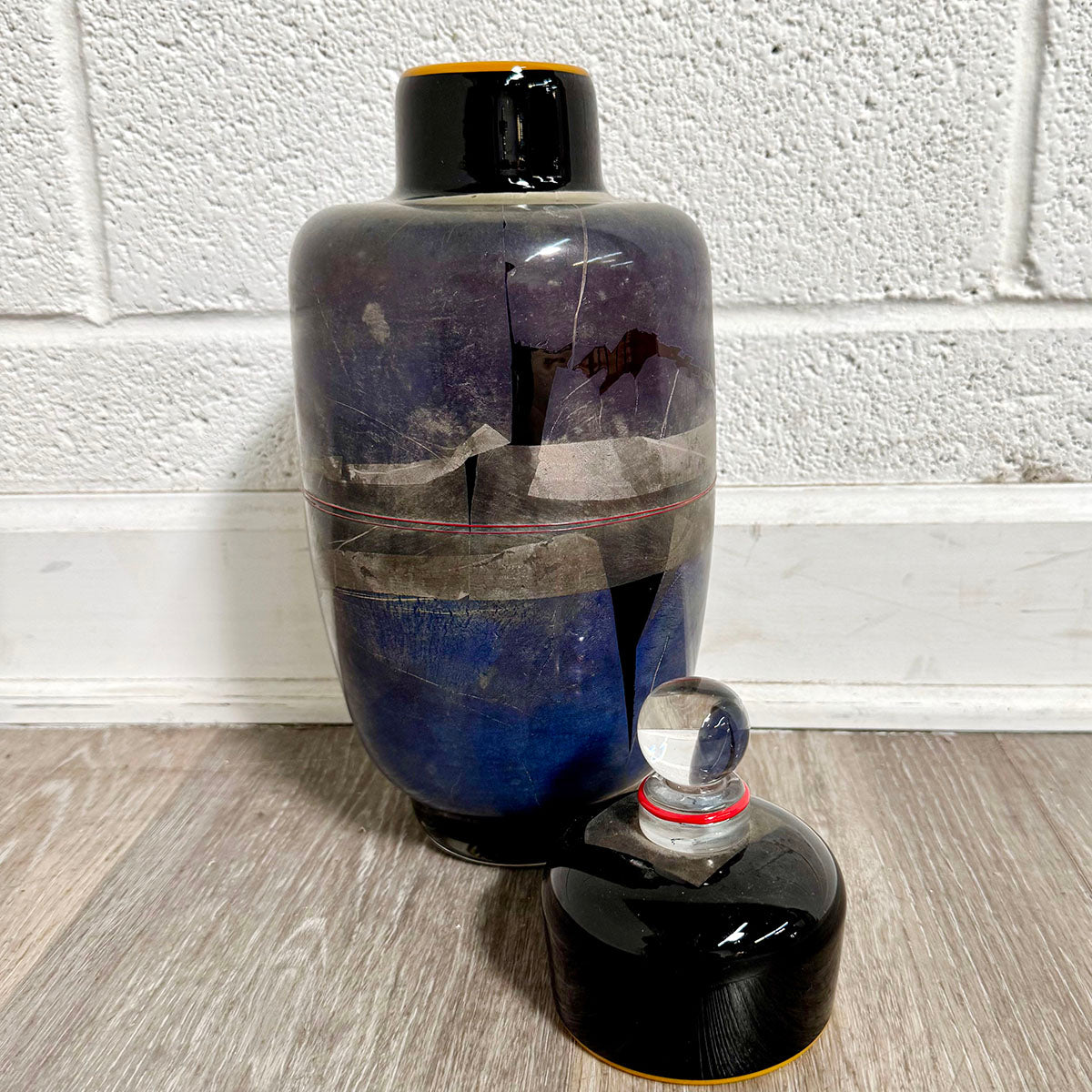Art Glass Vase/Urn