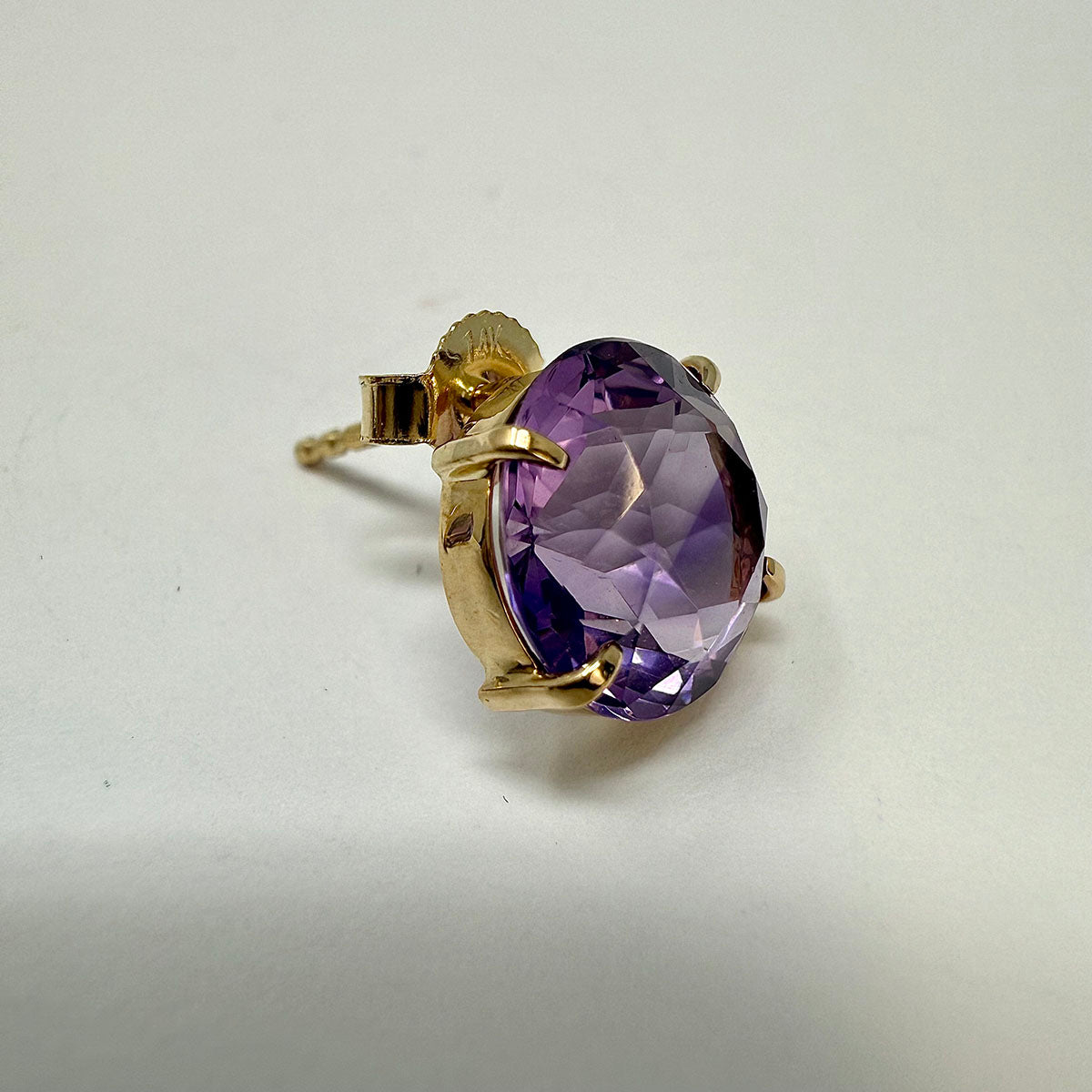 14K Gold Oval Amethyst Stud Earrings