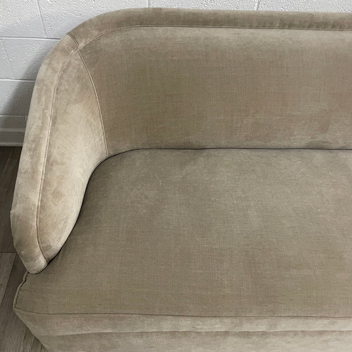 Curved Back Single Bench Seat Sofa