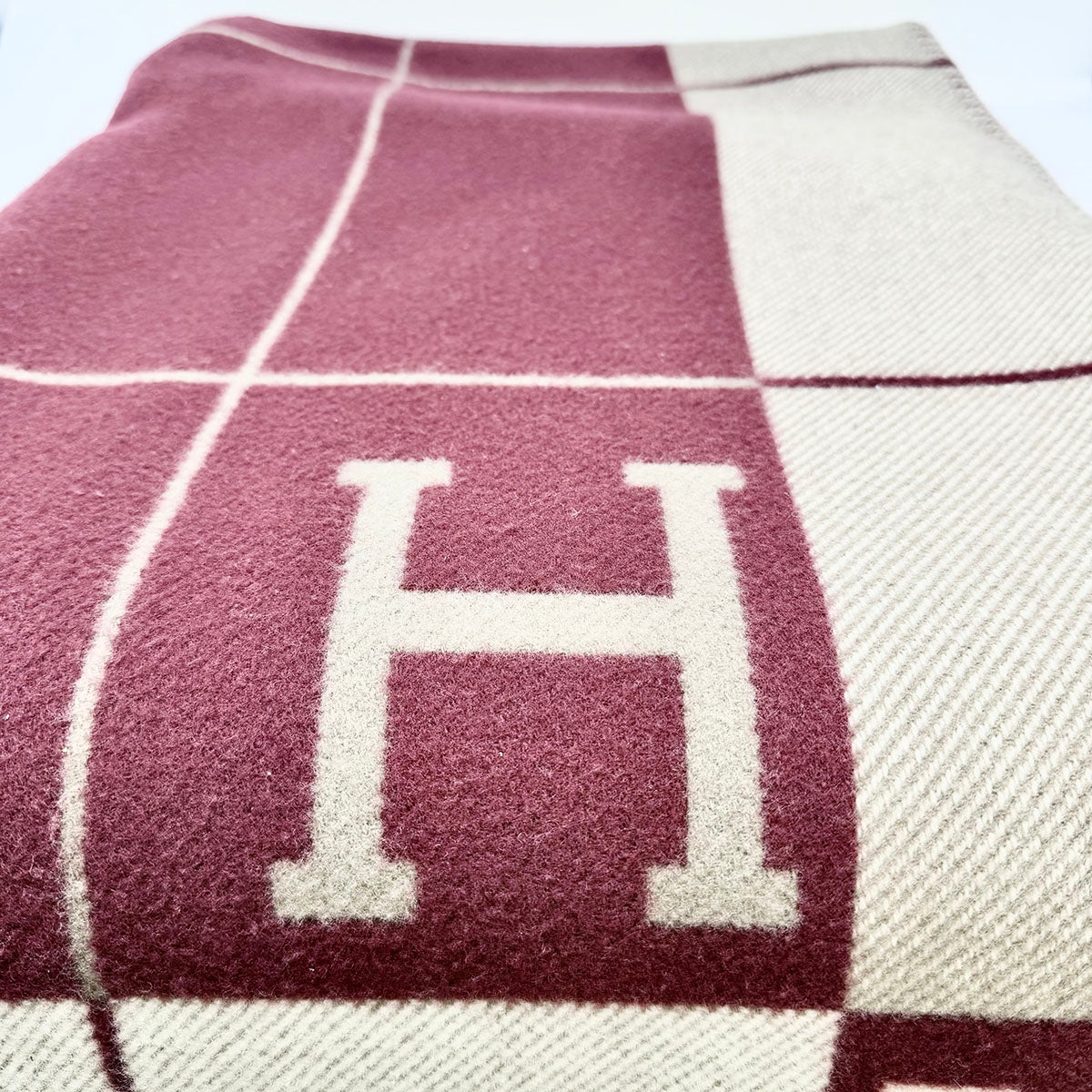 Hermes Avalon III Pillow