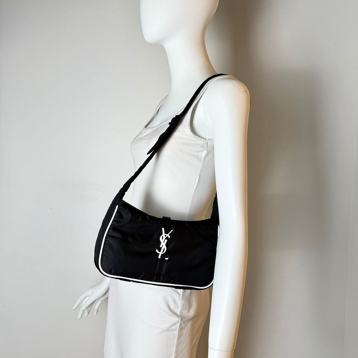 Saint Laurent Shoulder Bag