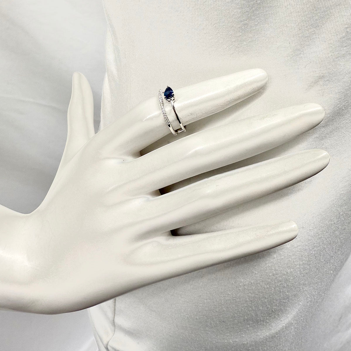 14K White Ring with Sapphire and Diamond