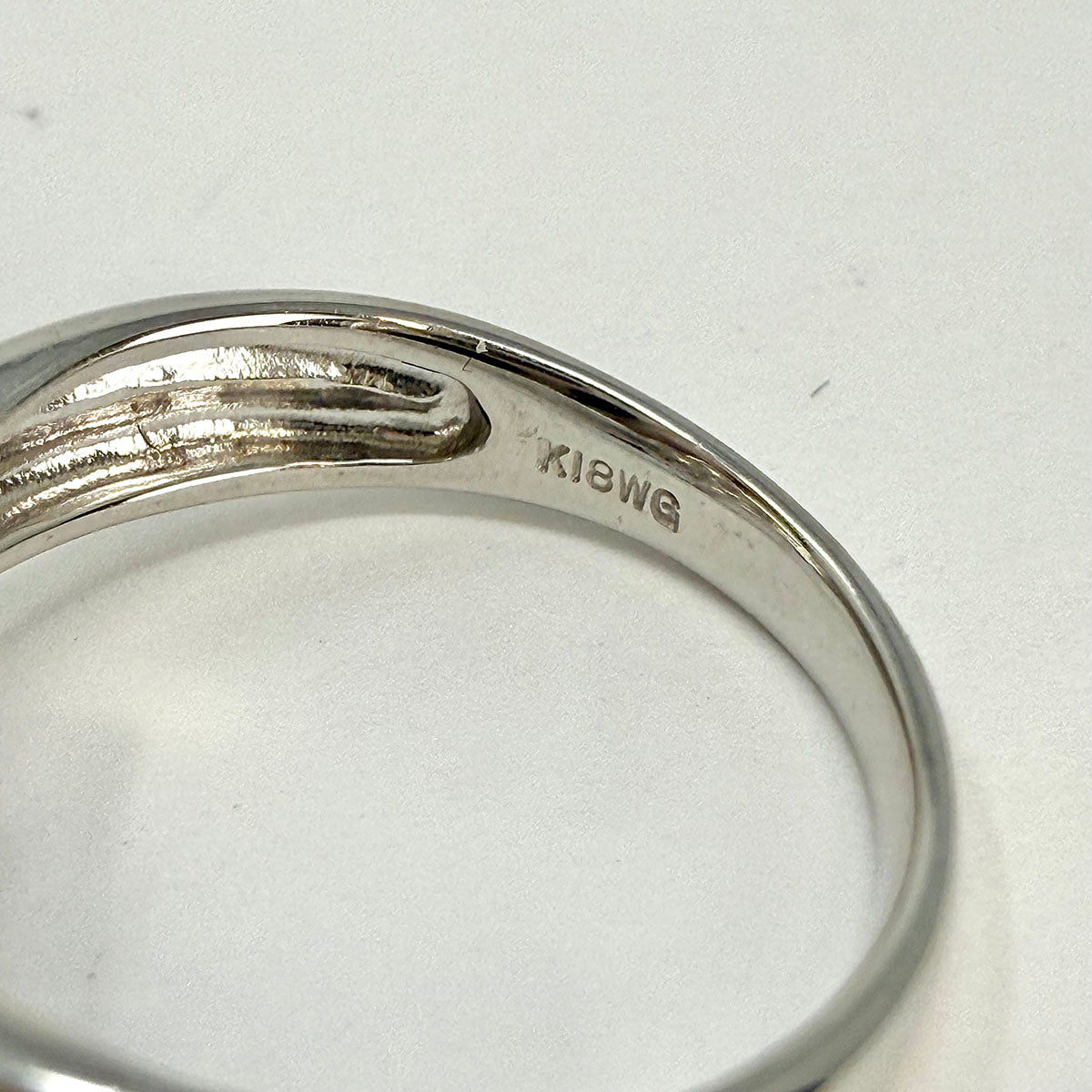18K White Gold Diamond Ring
