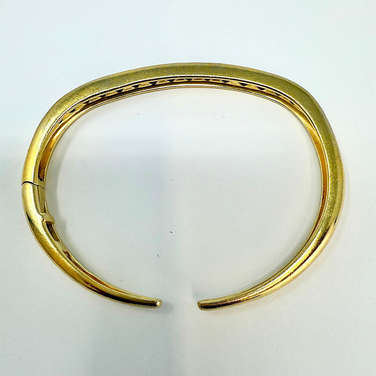 18K Gold Cuff Bracelet with Spinel