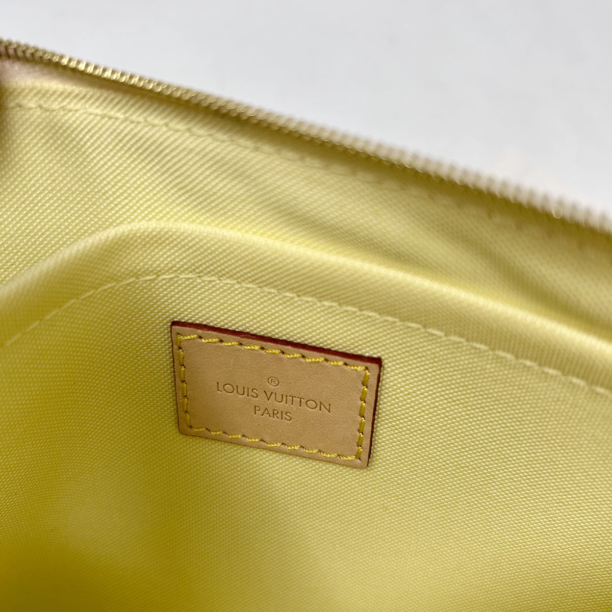 Louis Vuitton Damierlicious Neverfull Pochette