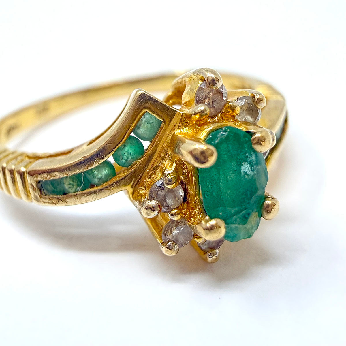14K Gold Ring with Emerald and Diamond