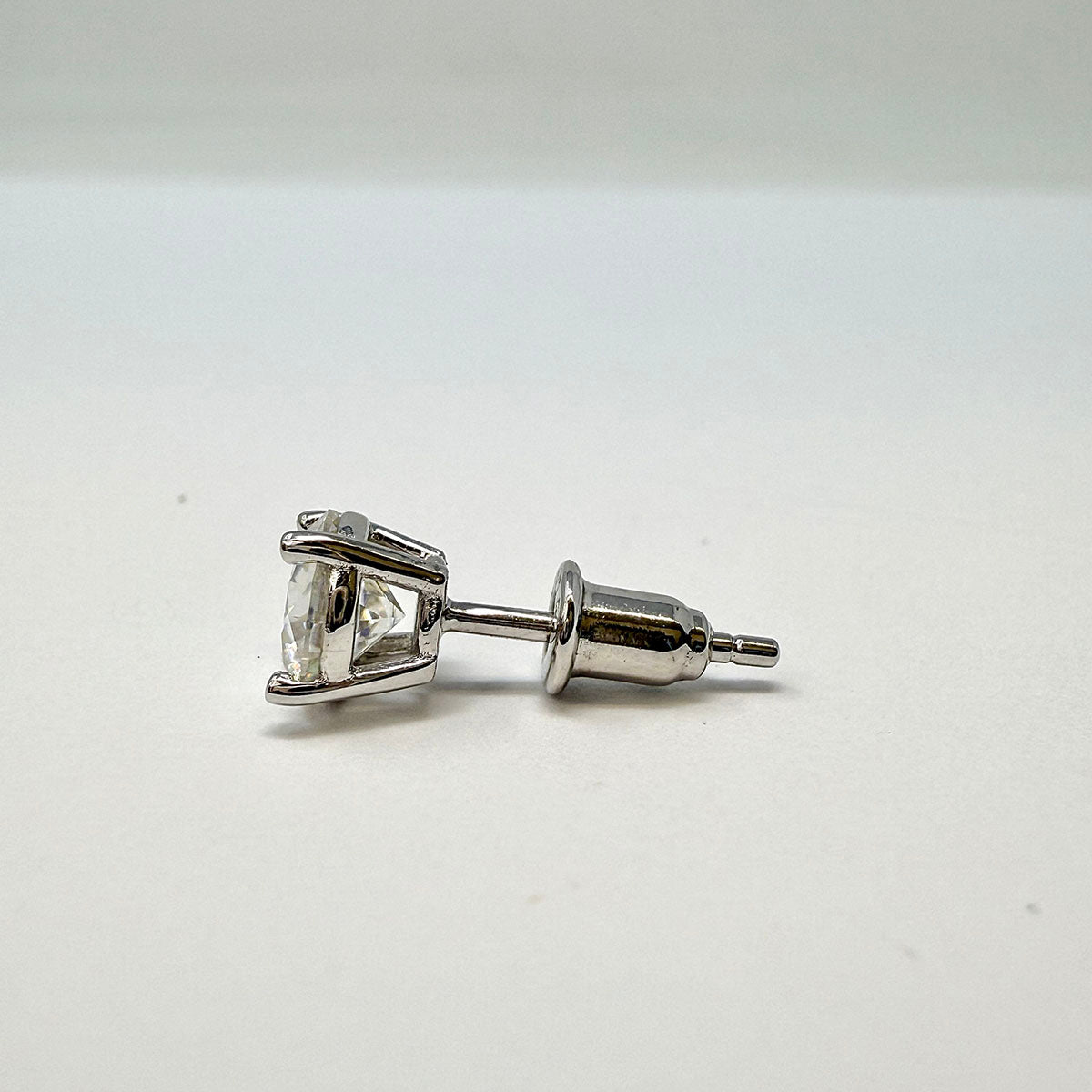 6mm Round Moissanite Stud Earrings