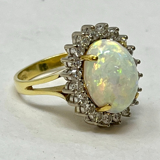 18K Gold Ring with Opal and Diamonds