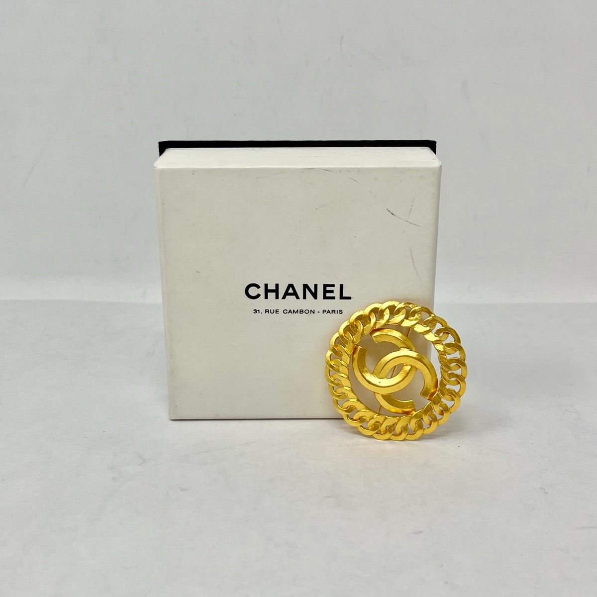 Load image into Gallery viewer, Chanel 1996 Pin
