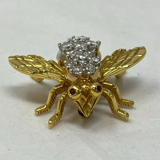 Load image into Gallery viewer, Rosenthal 18K Gold Bee Pin with 19 Full Cut Diamonds

