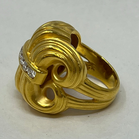 Load image into Gallery viewer, Steven Lagos 22K Gold Diamond Ring
