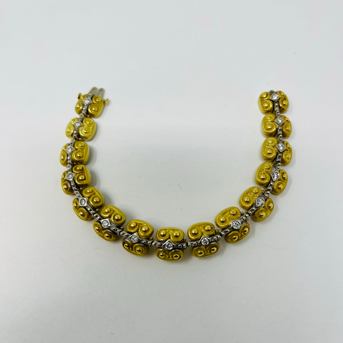 VAHE Trompe L'Oeil 18K Yellow and White Gold Bracelet with 15 Diamonds