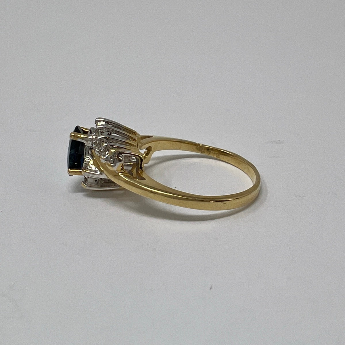 14K Gold Ring with Sapphire and Diamond