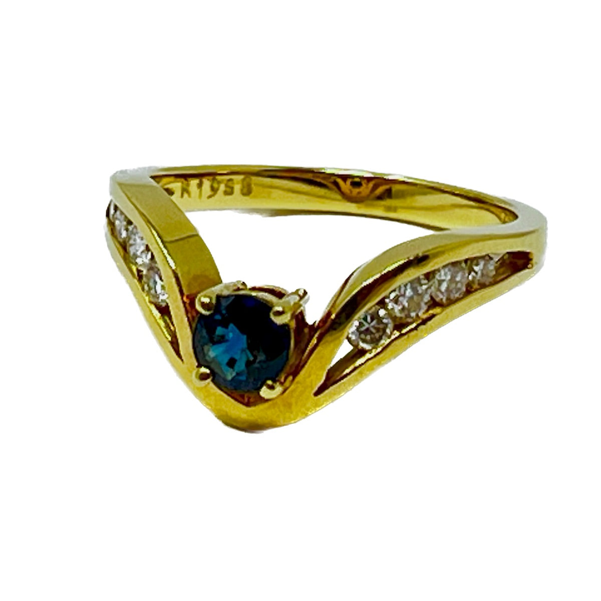 18K Gold Ring with Sapphire and Diamonds